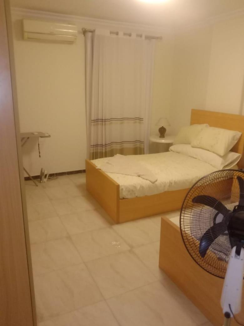 Modern Minutes From Airport Apartment