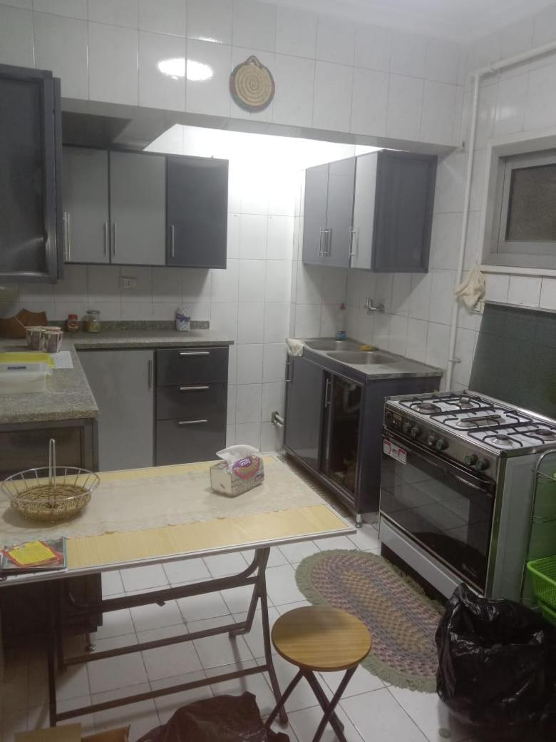Modern Minutes From Airport Apartment